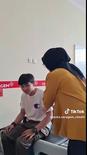 Siapa bilang yang datang ke Ceragem cuma orang tua? Wujudkan Sehatmu dengan Ceragem tempat Memelihara Tulang Belakang kita #sehatdanbahagia #ceragemcimahi #datangdanbuktikan