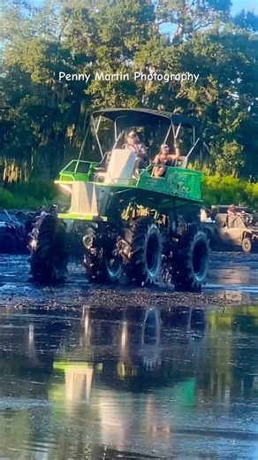 Lime Time Swamp Buggy #mudbog #offroad #horsepower #mudslinging