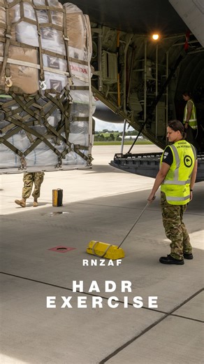 WATCH🎬 Last month the Royal New Zealand Air Force conducted training for Humanitarian Assistance and Disaster Relief (HADR) operations at Base Auckland. Read more ➡️ nzdf.mil.nz/HADR-exercise-25 | NZ Defence Force