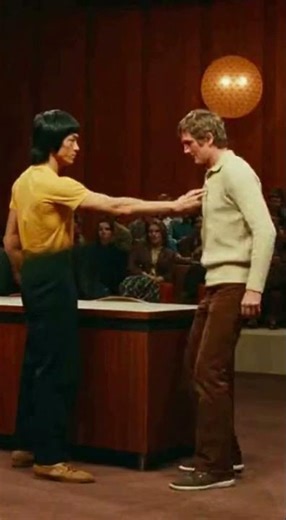 “You Won’t Believe the Power of This 2-Finger Push! 💥 #BruceLee #Shorts”