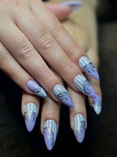 💜 ✨️ MOBILE NAIL TECH servicing Long Island, NY and NYC! If you book an in-home service, please DM me your address — enjoy being pampered in your own home! 💅🏿 ⚠️ Hofstra University Students: DM @melodramaticnails on Instagram to book through HX Salon. . . . #melodramaticnails #mobilemanicure #mobilemanicurist #mobilenailtech #nailtechnician buildergel acrylicnails gelx manicurist manicure longislandnails longislandnailtech longisland womensupportingwomen mensnails inclusive chaunlegendnails v