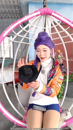 Look what this girl gets as soon as she sits down.#shortvideo