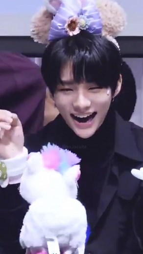 Captivating Stray Kids Memes ft. Hyunjin