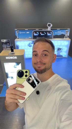 ¿Un móvil con gimbal integrado que te sigue por la habitación? Sí, existe y es una locura. El Honor Robot Phone es una bestia técnica con un sensor principal de 200 megapíxeles y óptica validada por ARRI. Su modo de seguimiento automático asegura que nunca te salgas del plano, lo cual es un puntazo para grabar a solas. Tienes que verlo funcionando en persona: acércate a probar el HONOR Robot Phone en El Corte Inglés de Goya hasta el día 18 o en el de Pozuelo del 19 de octubre al 1 de noviembre. 