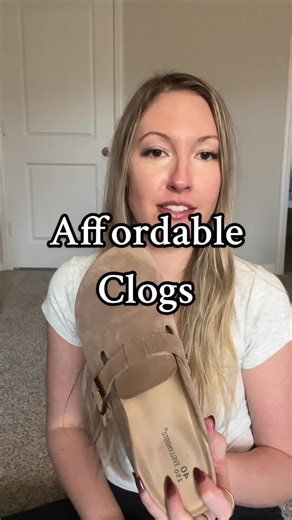 #clogs #potatoshoes #fallshoes #fallfashion #falloutfitinspo