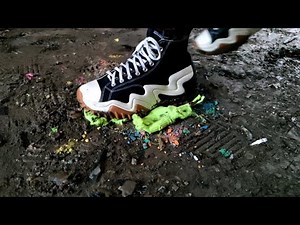 Converse Run Star Motion Sneakers trample destroyed Nike Socks, grapes and doll remains
