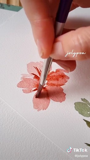 Easy Beginner Watercolor Painting: Paint a Simple Flower Using a Filbert Brush