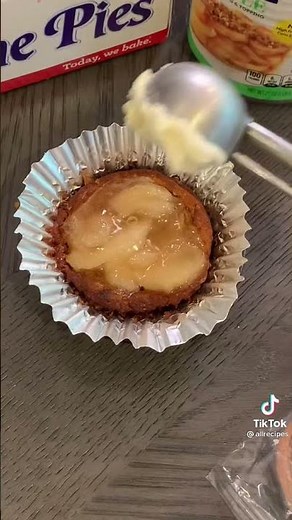 2-Ingredient Mini Apple Pie (with Oatmeal Cream Pie Crust) #Shorts