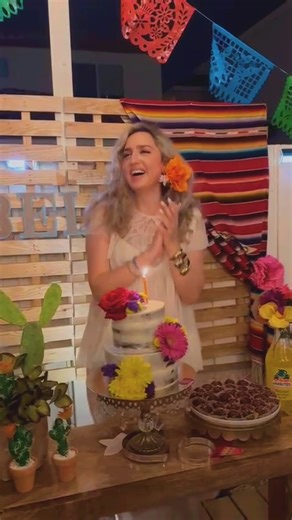 Belen Losa on Instagram: "Un cumpleaños inolvidable 🥳🎂🎁 happy birthday to me!! Gracias de corazón por tanto cariño! La vida es un regalo para abrirlo y disfrutarlo! Thank you Jesus ♥️🙌🏻 @emanuellosa @casafamiliardeadoracion #happybirthday"