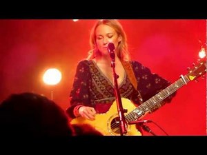 Jewel Sings "Hands," Discusses Song's Origin, Collaborating with Kelly Clarkson