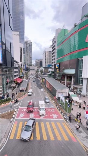Monorail in Malaysia 🇲🇾🇲🇾🇲🇾||MRT|| #mrt #malaysia #travel #train #asia🏙️🌁🌃🌆🌇🌉🏙️🌁🌃🌆