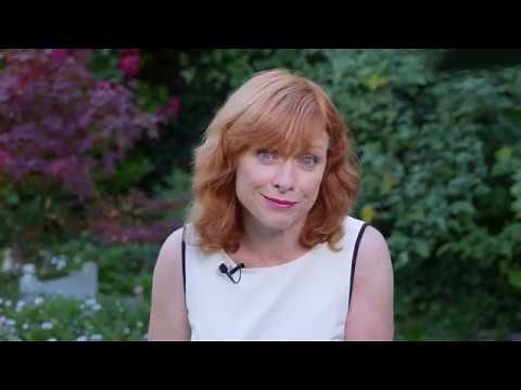 How do head lice spread from person to person?