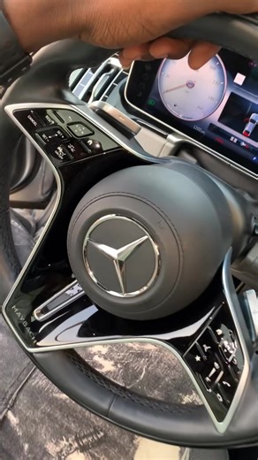 Exploring the Mercedes EQS and Maybach Features