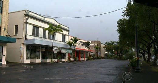 Hawaii residents hunker down as Hurricane Iselle barrels toward the islands
