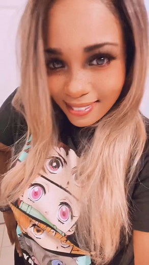 When you’re making random faces and it kind of matches the sound. #bored #selfiebeforework #randomthings