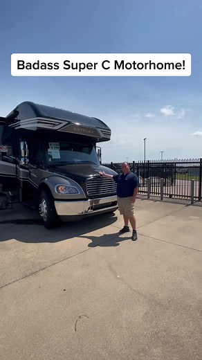 Awesome Freightliner Super C Motorhome! #RV #mattsrvreviews #superc #Motorhome #rvlife