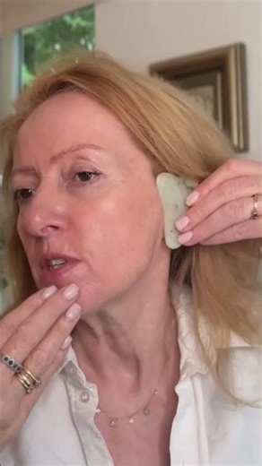 ERASE Smile Lines in 60 Secs! The Gua Sha 'Fold Eraser' Technique #GuaShaSmileLines #FoldEraser 🥰💕