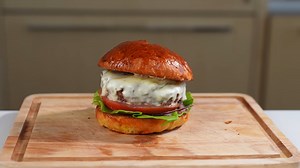 Can you make the perfect burger at home?