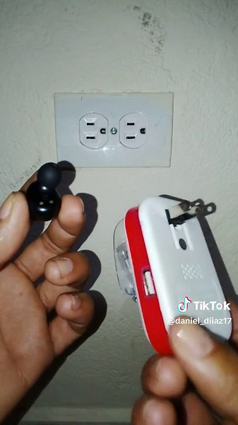 TRUCO DE COMO CARGAR AUDIFONOS SIN CAJA DE CARGA 🔥👾#tutoriales #tiktok #viral #tutos #trucos