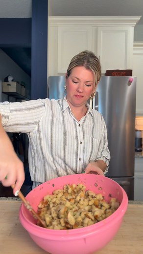 If there’s one dish that absolutely has to be on my holiday table, it’s stuffing. Or… dressing, depending on what you call it! Either way, this classic, buttery, herb-packed side dish is total comfort food — and the best part? You can make it ahead of time, so you’re not juggling one more thing on the big day! ✨If you’d like the full recipe sent to you, just type “SEND” below in the comments 👇 https://www.stephreallife.com/make-ahead-stuffing-or-dressing/ Be sure to save this video for later an