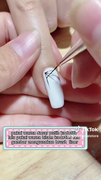 Tutorial Nail Art Laba-Laba Simpel dan Kreatif