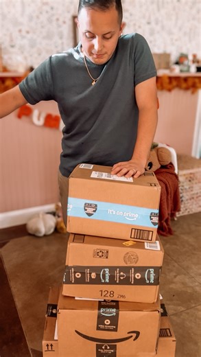 8.7K views · 61 reactions | “What is all this stuff?”藍藍藍 It is that time where I have to start ordering the things we do not have to get ready for baby girl!! She will be here before we know it! I just don’t think Adam was ready for all the packages 藍 #lauraandadam #pregnancyjourney #firsttimeparents #pregnantlife #husbandwife #reels #reelsvideo | Laura and Adam | Facebook