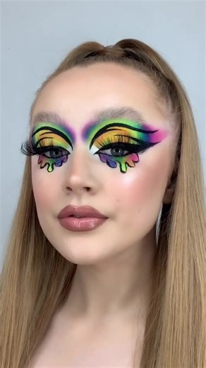 Master Makeup Techniques with Robyn Gillespie