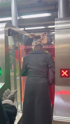Why New York’s New Subway Gates Still Fail 😳🚇