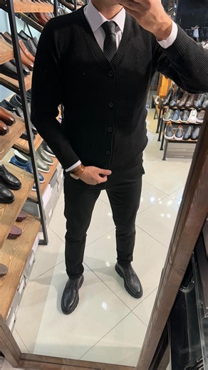 FARHADSTAR on Instagram‎: "⁨ ‎یک ست خوشگل دیگه 🫶 ‎‌‏‌‌‌‎👜نام محصول : ((ژاکت پشمی🇹🇷 )) ‎‌‏جنس : بافت پشمی ‎📐 سایزبندی : M/L/XL/XXL/3XL ‎موجود در ۲ رنگ : سرمه ای و مشکی ‎شلوار پارچه ای : جنس کشی ‎سایزبندی : 29/39/31/32/33/34/36/38/40 ‎کفش : بوت مجلسی تمام چرم ‎موجود در دو رنگ : سرمه ای و مشکی ‎سایزبندی : 40/41/42/43/44 ‎‌‏‌‌‌‎آدرس : تبریز / شهناز / بازار بزرگ ارک / طبقه همکف / پلاک ۴۵ ‎‌‏‌‌‌‎📦ارسال همه روزه از طریق پست پیشتاز 🚚 ‎‌‏‌‌‌‎🎁قابل #کادوپیچ به عنوان هدیه و ارسال به عزیزان شما ‎‌‏‌