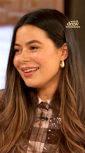 1.1M views · 40K reactions | Miranda Cosgrove confirms that an iCarly movie is coming to Netflix! | The Drew Barrymore Show | Facebook