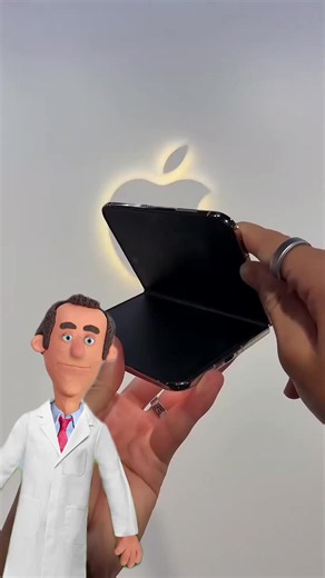 The Samsung Part Inside Your iPhone Duo 👀 Apple finally made a foldable iPhone... But there's a little Samsung hiding inside it. 👀 Samsung Display is reportedly supplying the foldable OLED panels. Apple finally folded—with Samsung's help. 💀