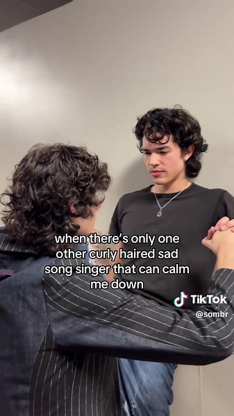 Divertido momento filmando con Conan Gray