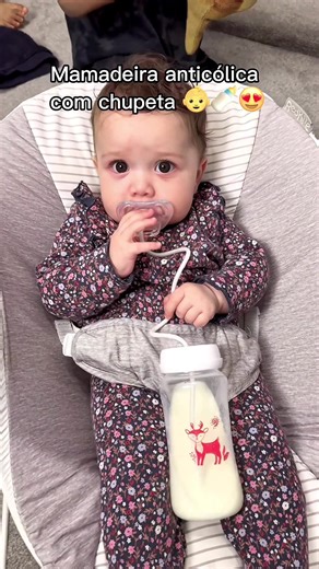 Imagine this when mom is very busy with three babies👶👶👶this bottle was designed for hands-free use, comfortable for the baby to play while drinking milk. 💕 #handsfreebottle #modernmom #happybaby #dadlife #babyessentials Imagine a single mother with three small babies, all crying at the same time 😩 This baby bottle is useful for moments and situations like the one described