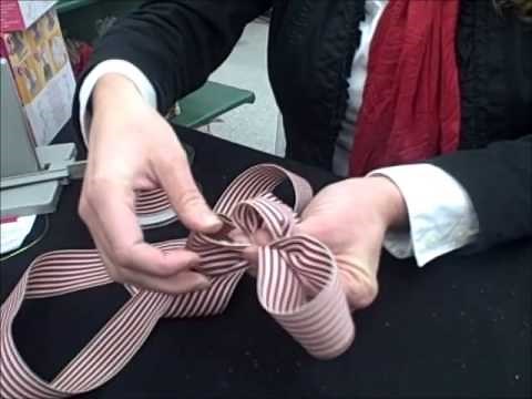 How to Make a Simple Ribbon Gift Bow