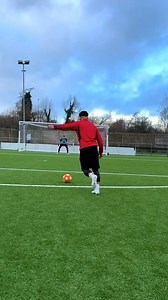 Swerve Ball Wind Is A Nightmare⚽️😮 @maxpitman1 #soccer #football | Jeremy Lynch Football