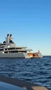 Encountering the 142m GIANT - superyacht Dragonfly Dragonfly has been designed to comfortably accommodate up to 24 guests in 12 suites. She is also capable of carrying up to 53 crew onboard to ensure a relaxed luxury yacht experience. 📹 @michaelyachts | YachtBuyer
