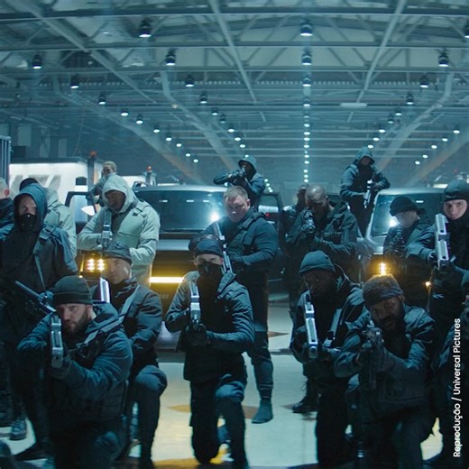 Agora sim vai ser uma luta justa #viral #explorar #velozesefuriosos #filmes #universal #ação #fblifestyle | AdoroCinema