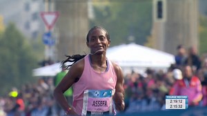 755K views · 10K reactions | We are rubbing our eyes and look at the clock in amazement as we witness Tigist Assefa flat out destroy the course record by more than 2:30 minutes  The young Ethiopian is your winner of the BMW BERLIN-MARATHON 2022 at 2:15:37. 磊Tigist Assefa (ETH, Course Record) 賂Rosemary Wanjiru (KEN) 雷Tigist Abayechew (ETH) #berlinlegend #berlinmarathon #winner #courserecord | BERLIN-MARATHON | Facebook