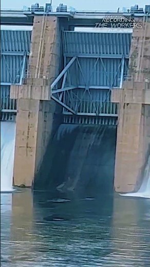 압도적인 스케일, 대형 댐 방류 제어 시스템 작동 현장 #worker #process #dam #spillway #machinery