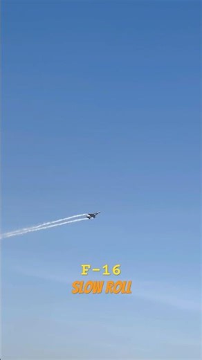 F-16 Airshow slow roll 🇹🇭 #f16 #airshow #thailand #วันเด็กแห่งชาติ