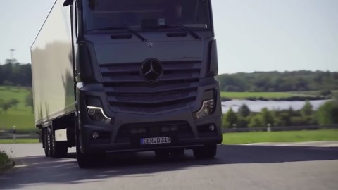 European vs. American Trucks: How Roads and Rules Shaped Two Distinct Styles