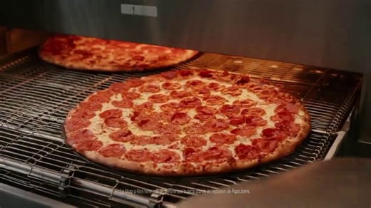 Papa Johns Shaq-a-Roni TV Spot, 'Más pepperonis por $12.99' con Shaquille O'Neal