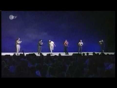 A real performance from Windows 95 launch.