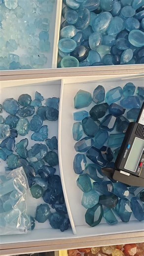 Jingxi Yuan crystal Jewelry on Instagram: "#Crystal #Energy Crystal #Natural Mineral #Heavenly Treasure #High-end Jewelry Jewelry Accessories Magical Stone Aquarius"