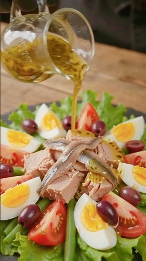 Authentic French Salade Niçoise Recipe 🥗 | Healthy Mediterranean Salad #Shorts