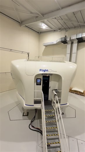 Dreams get real when you step into the sim ✈️ This afternoon, our ATPL students headed up to Flight Options - Advanced Training & Simulation to experience the A320 simulator and learn more about the options available for airline interview Sim Check readiness, ATPL Flight tests, MCC and so much more. An incredible opportunity to connect the theory to the real world, ask questions, and see what lies ahead. A huge thank you to Rick Heaton for the warm welcome and for giving our students such a valu