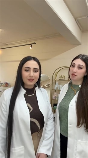 ReNa Akademie on Instagram‎: "للحجز التواصل على الخاص او على رقم الواتس اب 015168478050 ❤️❤️#beauty #bonn #kosmetik #beautybonn #skincareroutine #greenpeel #badgodesberg #تجميل #beautydeutschland #laser"‎