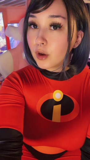Incredibles Elastic Girl Cosplay ❤️ I need to do it again with makeup on~ #incrediblescosplay #elasticgirlcosplay