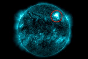 Massive Solar Flare Causes Radio Blackout Over U.S.