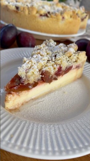 Zwetschgenkuchen mit Streusel und Pudding-Schmandcreme